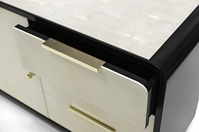 Night Stands in Black Lacquer, Parchment & Shagreen 1